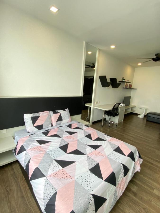 קאג'אנג Landmark Residence 2, Studio For 2 Pax, High Floor, Nice View, Free Parking, Budget Stay מראה חיצוני תמונה
